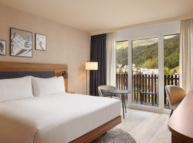 0022_Hilton Davos_Schoene Aussichten Touristik_HGI Davos_Room_King 1